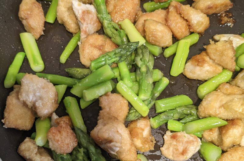 ASPARAGI con BOCCONCINI DI POLLO CROCCANTE